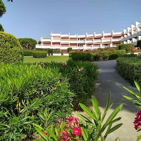 4 Pers 150 M De La Parking